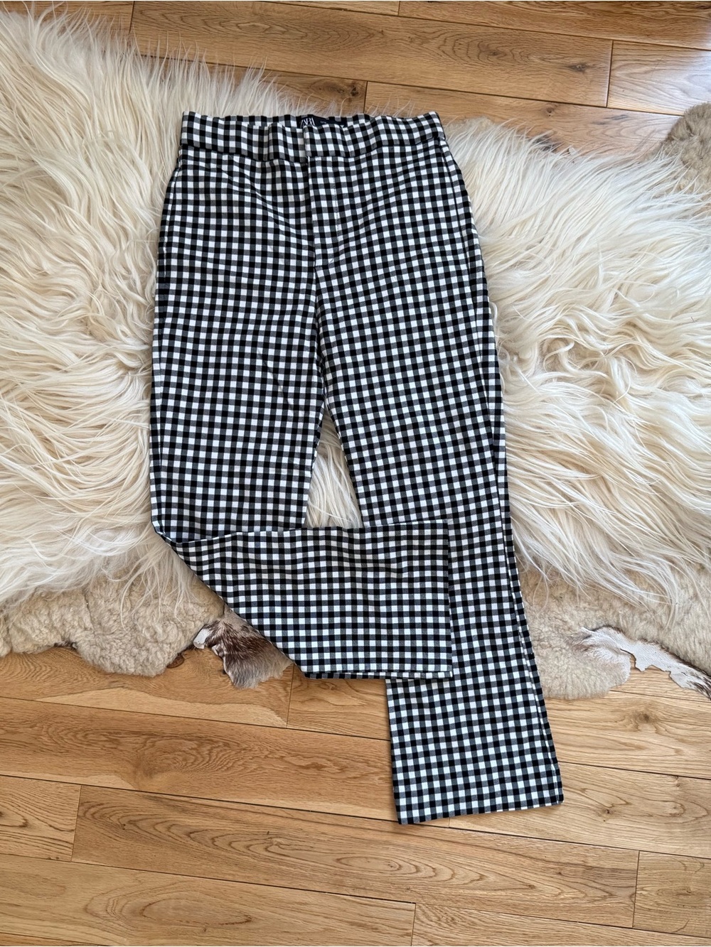Zara Black & White Gingham Capris